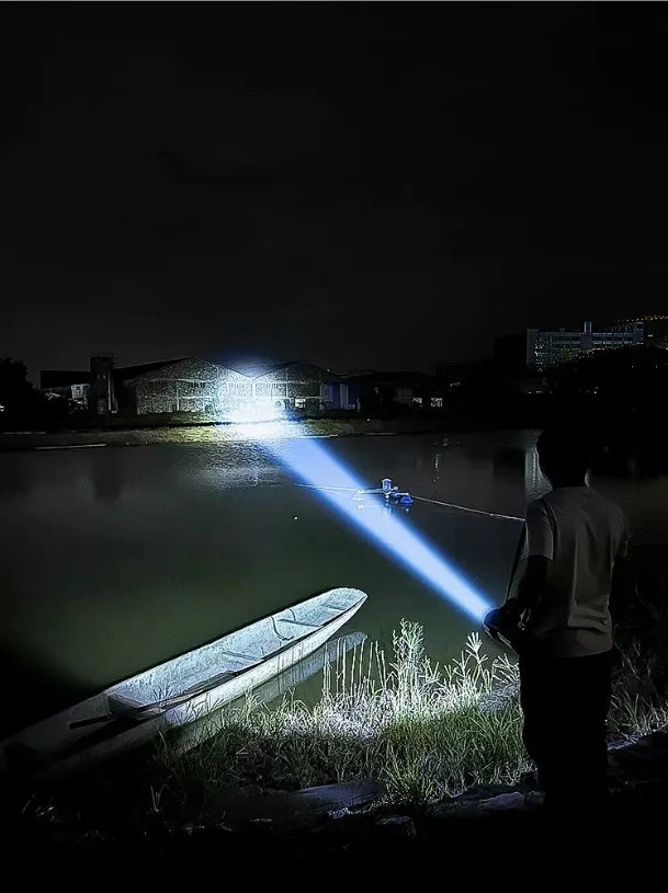 2025 Nuevas linternas LED de alta potencia de 15000 mAh 10000000 Linterna ultra potente LM, linterna recargable por USB, antorcha para acampar al aire libre